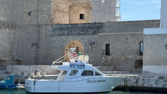 Monopoli: Cruise tour with aperitif and swim stop in the crystal-clear waters