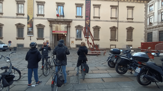 Milan: ELECTRIC-Bicycle Tour Live Tour Guide 3 hours & half