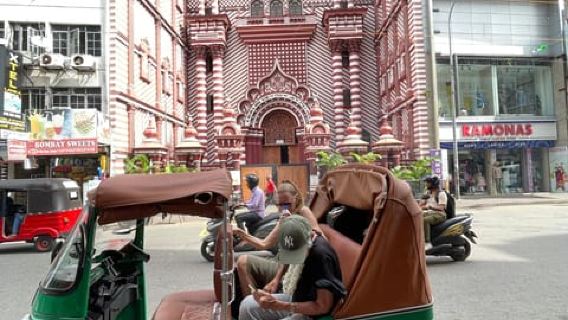 Colombo: Private guide City Tour TUk ( all-inclusive )