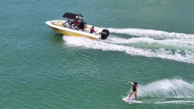 廣東惠州雙月灣尾波滑水/尾波沖浪體驗/尾波沖浪包船【含專業教練教學+專業救生衣/新手可體驗】