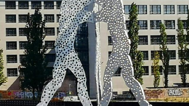 Berlino: crociera di 2 ore e mezza nell'East Side + audioguida