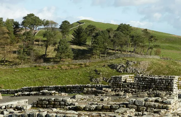 豪斯戴茲羅馬堡壘 – 哈德良長城 (Housesteads Roman Fort – Hadrian's Wall)