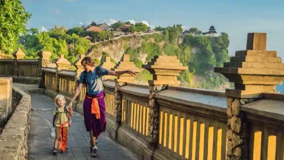 峇里島烏魯瓦圖卡恰火舞秀+金巴蘭海灘一日遊｜含入場門票+海鮮大餐