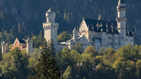 Neuschwanstein Castle + Hohenschwangau Castle with German/English guide or multilingual audio guide