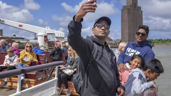 River cruise and sightseeing bus tour in Liverpool