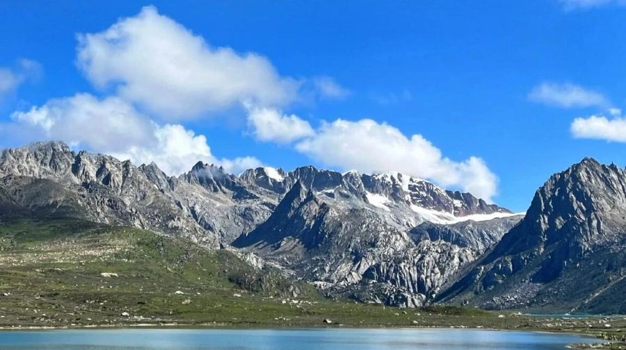 麗江古城+獅子山+文海+姊妹湖風景區+雪嵩村一日遊可英文服務