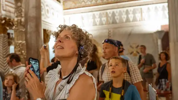 ทัวร์พร้อมไกด์ Palazzo dei Normanni และ Cappella Palatina