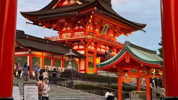 Kyoto 1-day tour: Kinkaku-ji, Kiyomizu-dera Temple, Fushimi Inari Taisha, Ninenzaka, Sannenzaka, and Ishibe Alley