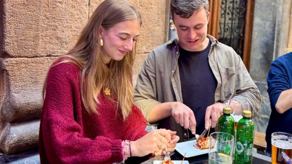 Bilbao: Pintxos- en wijnproeverijtour met lokale gids
