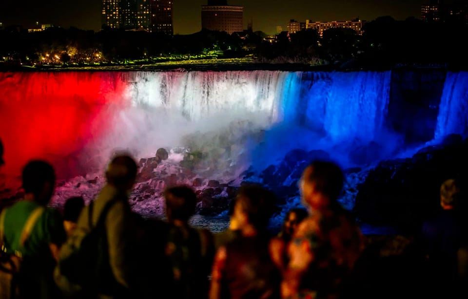 Toronto: Tages- und Abendtour zu den Niagarafällen + Top-Attraktionen