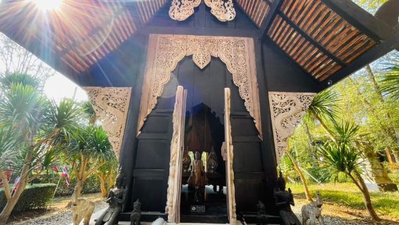 ChiangRai:Full Package!Temples,Long Neck,The Golden Triangle