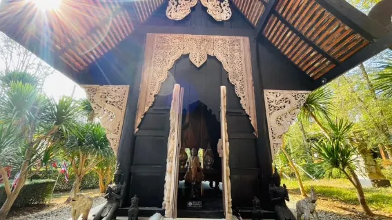 Price range for Long Neck in Thailand from 1000 THB to 2700 THB Price range for Long Neck in Thailand from 1000 THB to 2700 THB