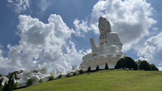 ทัวร์วันเดียวเชียงราย ต้นทางเชียงใหม่ : วัดแดง วัดขาว และวัดน้ำเงิน พร้อมหมู่บ้านคอยาว