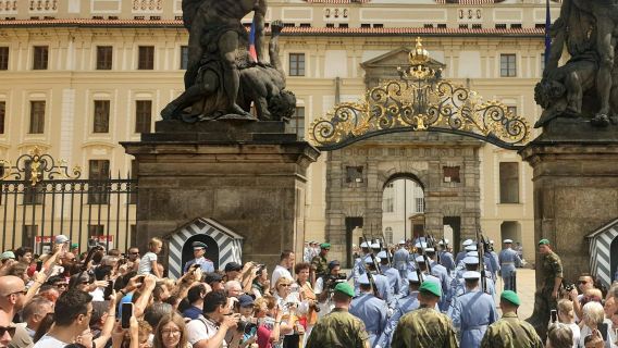 Prague: Hradčany Guided Tour + Fast Track Castle Entry + Audio Guide