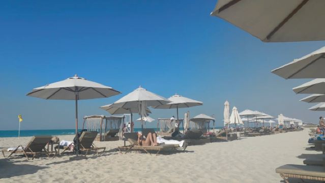 阿布達比「未來之城」與濱海休閒之旅（杜拜出發）