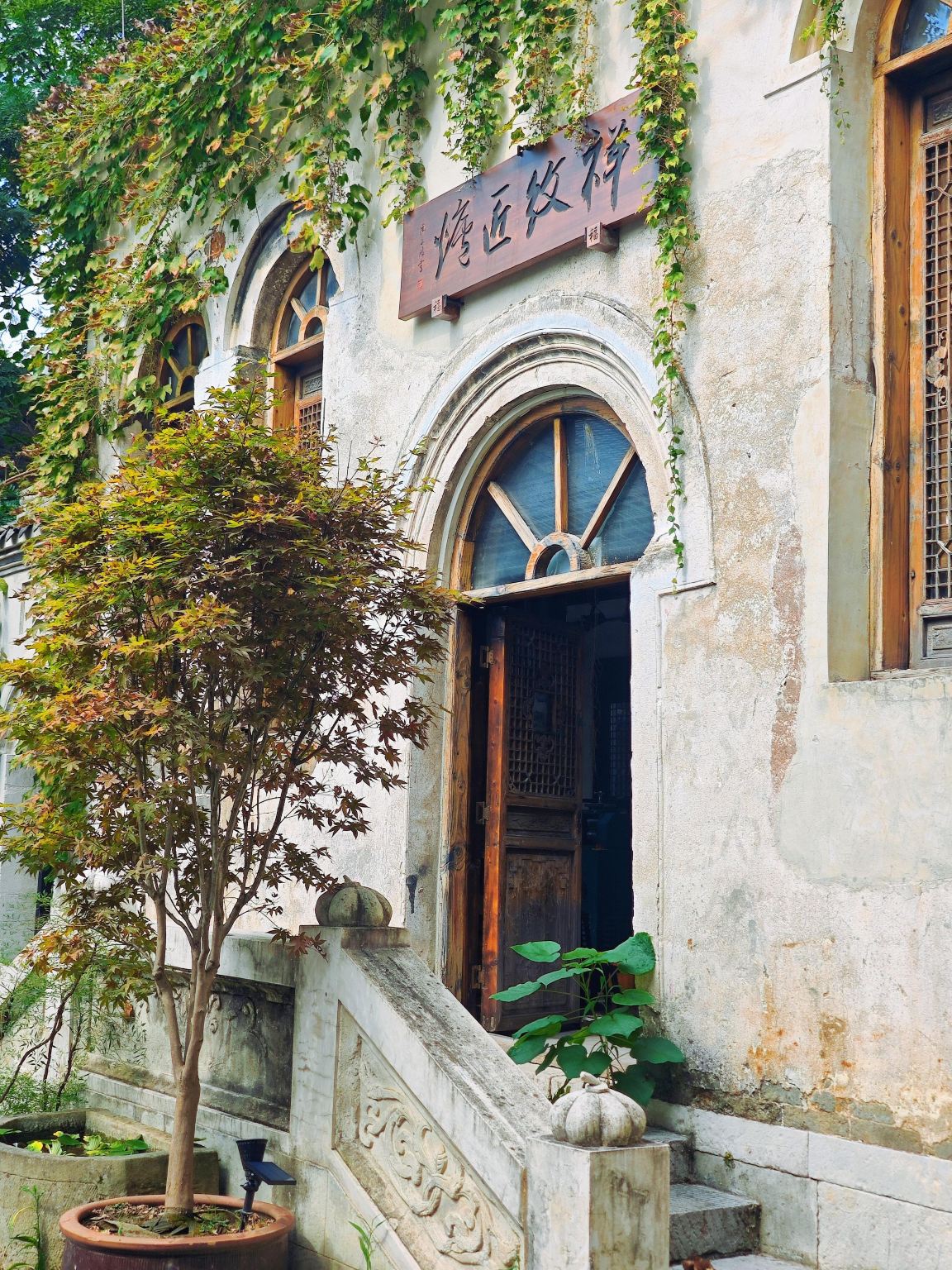 Tour di un giorno a Guiyang: Antica Città di Qingyan, Valle di Yelang a Huaxi e Resort Turistico di Tianhetan con servizio in cinese e inglese