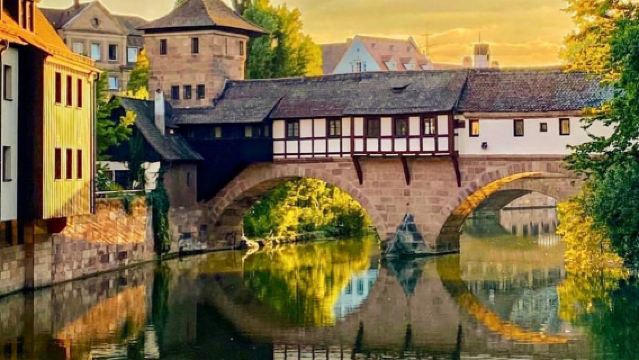 德國紐倫堡市內包車【帝國輝煌、二戰歷史與老城風情】一日遊A線