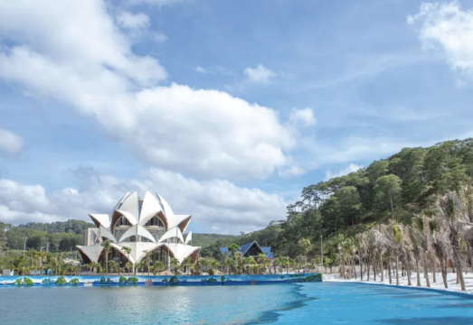 Dalat Cau Dat Tea Village Waterfall & Theme Park Admission Ticket