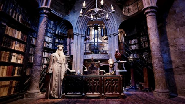 倫敦-哈利波特影城來回接送-倫敦市內酒店【中文包車接送】