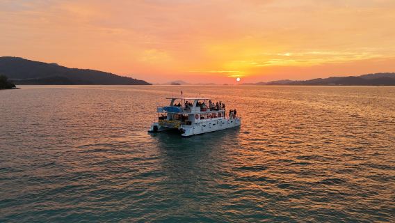 蘭卡威夕陽帆船落日巡航之旅（蘭卡威海岸+帆船巡航+落日餘暉+海上浪漫）