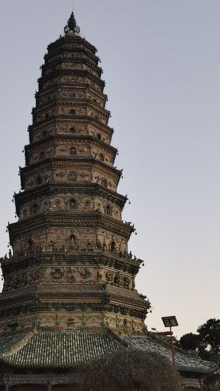 Linfen: One-day private car tour to visit Hukou Waterfall and Xiaoxitian&Guangsheng Temple