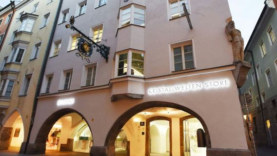 Swarovski Crystal Worlds -myymälä Innsbruck: Opastettu kierros + juoma