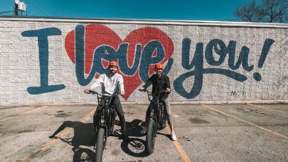 Downtown Dallas: 2-Hour Sightseeing & History E-Bike Tour