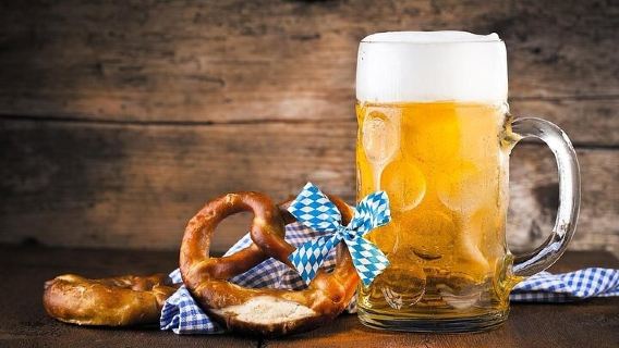 Munich City Walk and Oktoberfest Tour With Beer Tent Reservation