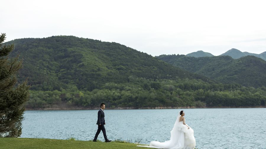 哈爾濱旅拍【索菲亞教堂俄羅斯公主服裝化妝+司兼導兼旅拍+婚紗照微電影】