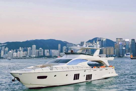 Shenzhen + Golden Coast Yacht + Diwang Sightseeing·Shenzhen-Hong Kong Window One-day Tour