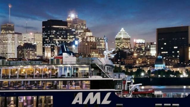 Croisière fluviale guidée en soirée à Montréal