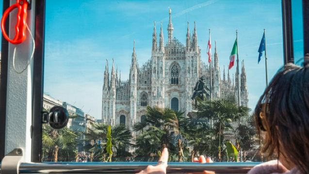 Gray Line Milaan Open Tour: Hop-on Hop-off Bustour