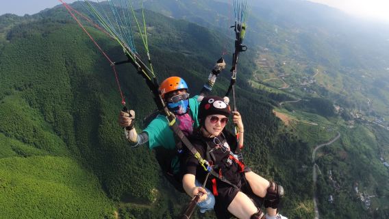 重慶極海-南山南滑翔傘基地滑翔傘飛行體驗【飛行高度800公尺+專業教練+贈送GoPro影片】