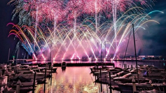 2025 Exclusive: Japan Atami Fireworks Festival + Hakone Shrine Hot Spring Day Tour