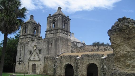 San Antonio: Small Group Night Tour + River Cruise + Tower of the Americas Entry