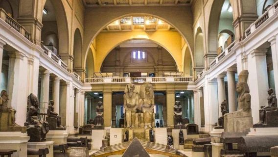 Egyptian Museum Cairo, Giza Pyramids & Sphinx: Guided Tour + Transfer + Lunch