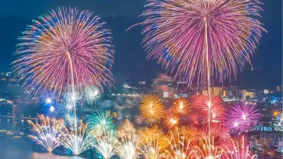 Lake Toya Fireworks Festival in Hokkaido, Japan | Lake Toya Fireworks Festival, Lake Shikotsu, and Bear Ranch one-day tour