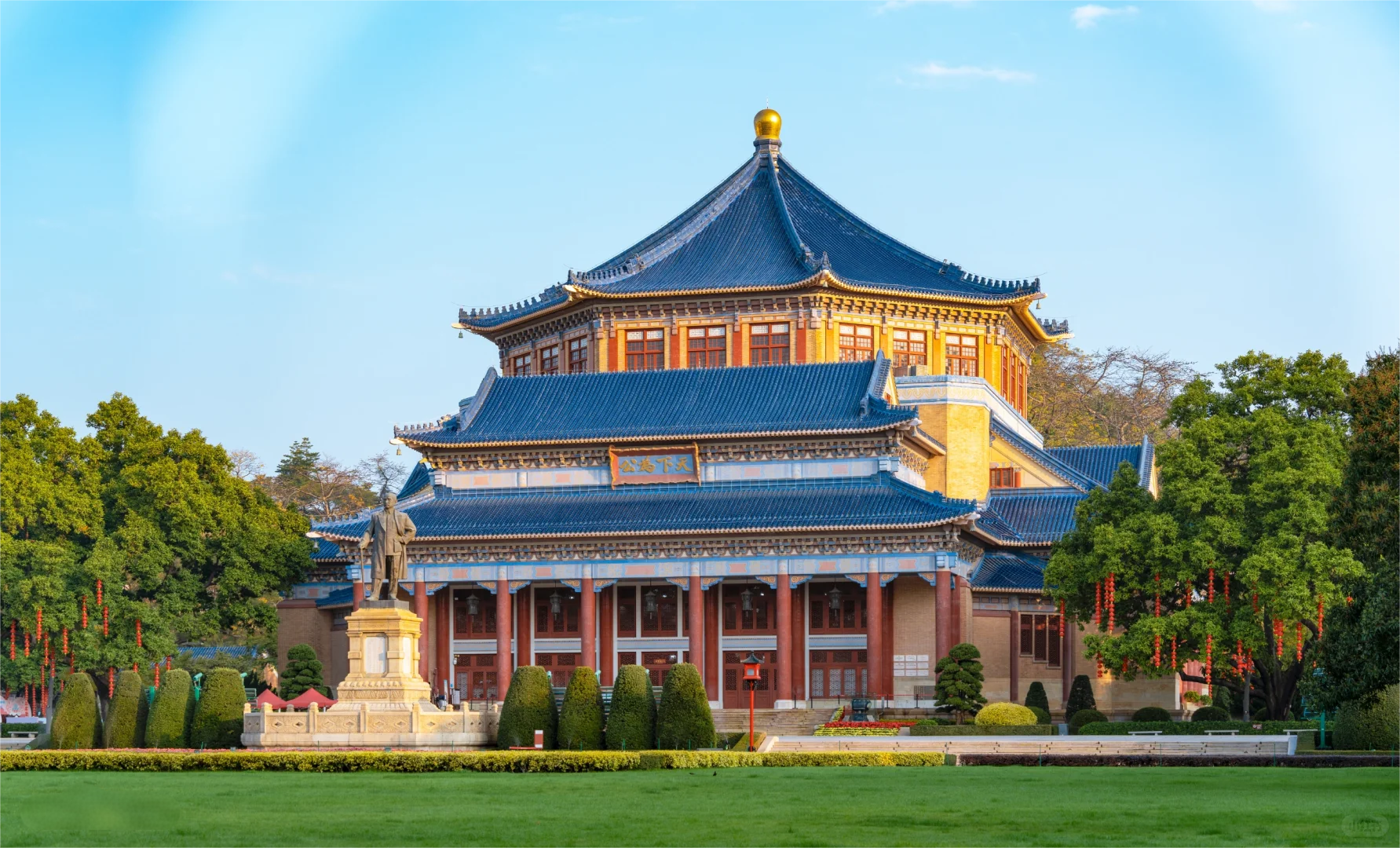 Tagesausflug zu Guangzhou Tower, Nachtfahrt auf dem Perlfluss, Sun-Yat-sen-Gedächtnishalle und Altem Huangpu-Militärakademie-Gelände [Premium-Route]