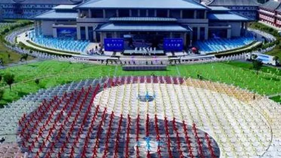 Mobil sewa kendaraan pribadi Xinxiang, pemandu wisata lokal, penerjemah, pendamping lokal, pameran perjalanan, inspeksi bisnis, pendamping medis