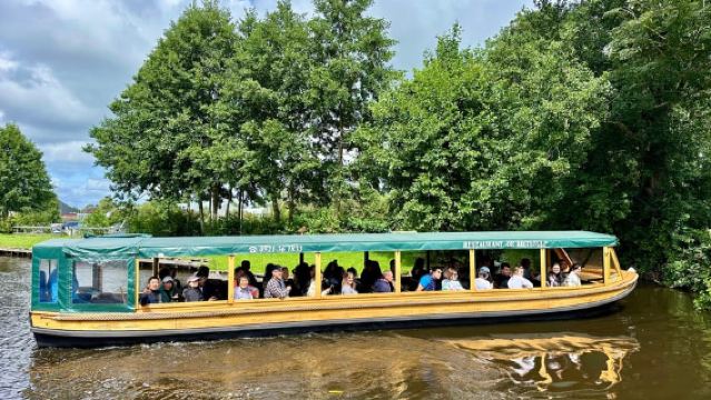 Amsterdam: Giethoorn dagtocht, boottocht en wandeltocht
