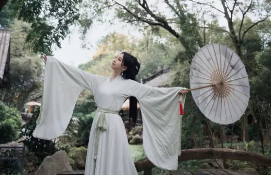 大餘旅拍【丫山/西華山/梅關古驛道攝影跟拍街拍抓拍航拍/婚紗寫真/微電影】