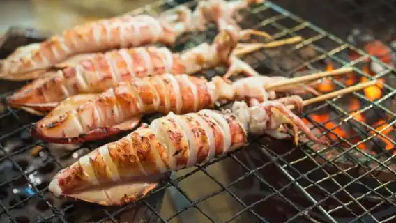 ประสบการณ์ตกปลาหมึกที่ฟูก๊วก + ไกด์นำเที่ยวภาษาอังกฤษ + รวมอุปกรณ์ตกปลา + ล่องเรือชมพระอาทิตย์ตก