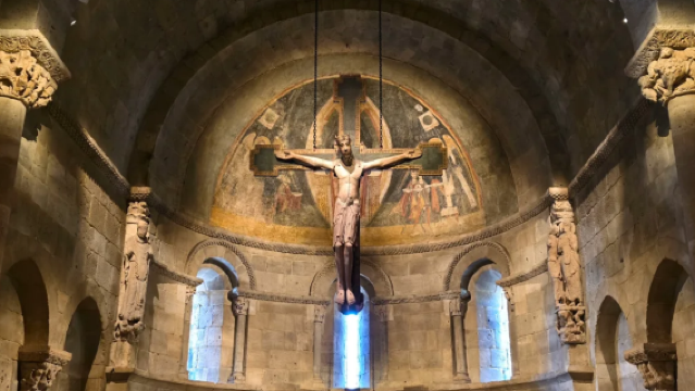 The Met Cloisters + Whitney Museum + Woodbury Common Premium Outlets in New York