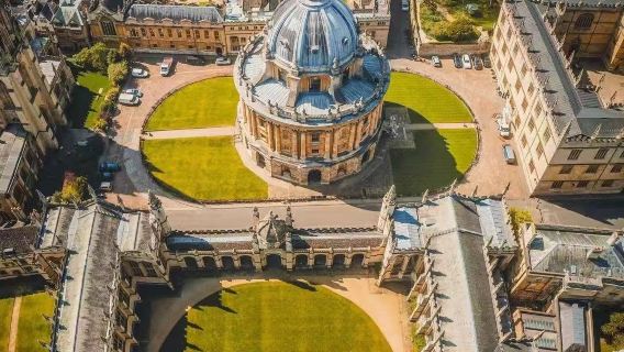 英國倫敦牛津大學+水上伯頓+拜伯里包車一日遊【中文司機】