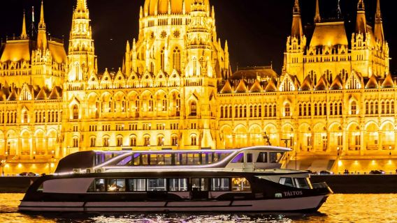 บูดาเปสต์: ล่องเรือดินเนอร์ในแม่น้ำดานูบ พร้อมชมการแสดงพื้นบ้านและโอเปร่า