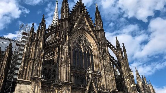 德國法蘭克福來回科隆+波恩-波恩波爾斯多夫宮-包車-精選