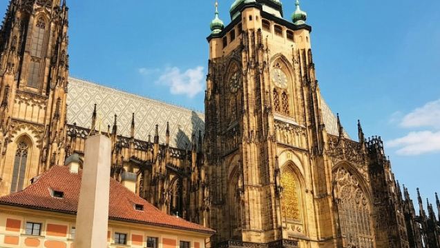 Prague Castle: Entry + Digital Audio Guide with Brief Introduction