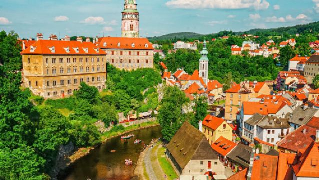 Lawatan sehari dengan sewaan peribadi ke Prague + Pekan Český Krumlov + Pekan České Budějovice, Republik Czech