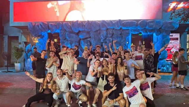 Ho Chi Minh City: Lively Nightlife Walking Tour with Hidden Gem in Saigon