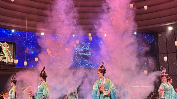 Feast world • banquet music (Luoyang branch) | 360° circular screen, immersive imperial palace banquet [Savor royal cuisine + Enjoy ancient music and dance + Traditional makeup styling]